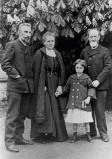 Семья. Отец Пьера Кюри, жена Мария и дочка Ирэн