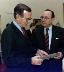 Джордж Буш Старший и Ганс-Дитрих Геншер. Ноябрь 1989 года