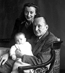Анастасия Вертинская с родителями
