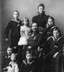 С семьей, 1896 г.