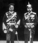 Фотография Вильгельма II и российского императора Николая II, которые обменялись военными униформами