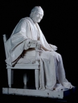 Статуя Вольтера работы Гудона. 1781 г.