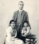 Индира Ганди с родителями