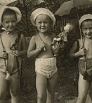 Пятилетняя Люся (вторая слева) в детском саду, 1940