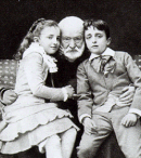 С внуками - Жанной и Джорджем
