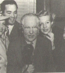 Макс Фактор во время трансатлантического телефонного разговора по случаю открытия салона Макса Фактора в Лондоне в 1937
