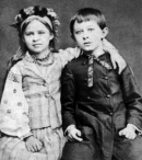 Леся Украинка с братом Михаилом, 1880-е годы