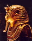 Египет. Каирский Национальный музей. Золотая маска фараона Тутанхамона.