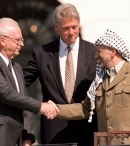 Ицхак Рабин, Билл Клинтон и Ясир Арафат на подписании Соглашений Осло, 13 сентября 1993 года, Вашингтон