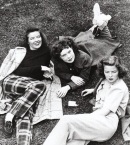 Хепберн_9_с сестрами, 1939