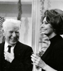 Чаплин_35_в день своего рождения с Софи Лорен, 1966