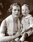 Жена и сын. 1921 г.