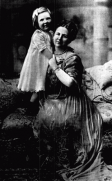 ЮЛИАНА I со своей матерью, 1914 год