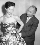 ДИОР Кристиан с моделью Дороти Эммс, 1952 г.