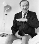 Георгий Жженов в Боткинской больнице. Фотография на паспорт. 1989 г. (фото Льва Шерстенникова)