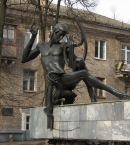 Занкович В.П._6 скульптура «Орфей» у здания музыкального училища на ул. Грибоедова (1975)