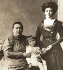 Королев_2_с мамой Марией Николаевной и бабушкой. Нежин, 1909