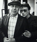 Папанов_2_с Андреем Мироновым у входа в Театр Сатир. Москва, 1986