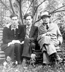 Прокофьев_21_с сыновьями Олегом и Святославом на даче. Николина Гора, 1950
