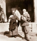 Рерих_9_Николай Константинович Рерих с ламой во время Маньчжурской экспедиции. 1934–1935