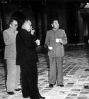 Чжан Вэньтянь_3 (слева), Мао Цзэдун и Чжоу Эньлай, Чэнь Йи, 4 октября 1956 г. 