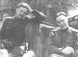 В.Томберг (слева) с коллегой, фронтовым кинооператором Николаем Киселёвым, 2 мая 1945 г.