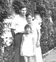 Николай Андреевич и Августа Павловна с дочкой Асей 29 ноября 1940 год, Крым
