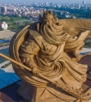 Гуань Юй_3 1320-тонная статуя в его честь в Цзинчжоу, провинция Хубэй
