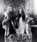 Ольга_8_с сестрой Татьяной, 1905