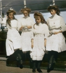 Мария_2_с Ольгой, Анастасией иТатьяной, 1910