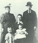 Ким Чжом Дон_2 с супругом Юн Сан Паком и Р. Шервуд, 1895 г.