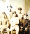 Со Чон Чжу_2  (снизу слева) с друзьями, 1932 г.